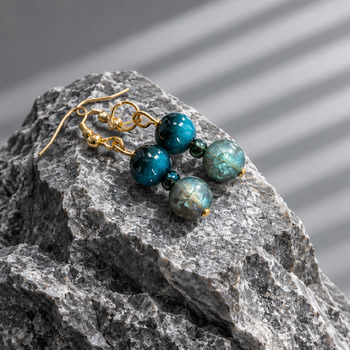 Jewellery Sets: Dyed agate and blue crackled glass pendant and earring set gold