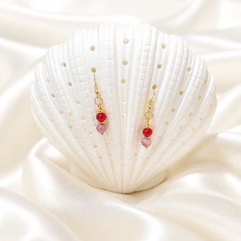 Jewellery Sets: Crackled glass red  and red glass pendant and earrings Gold
