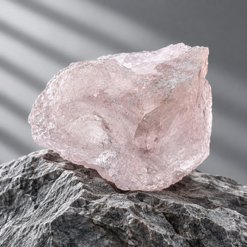 Lighting: Raw Rose Quartz on white led light