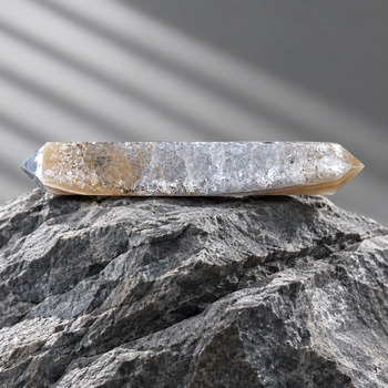 Raw Stones: Raw Agate Point